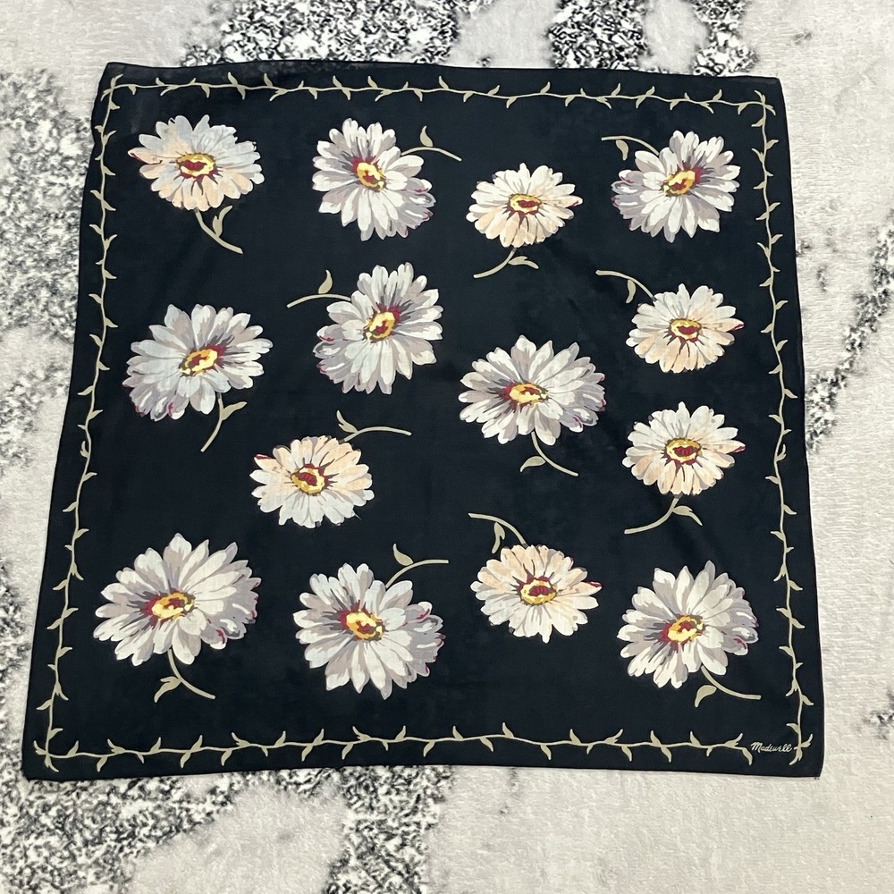 Madewell Daisy Print Scarf Organic Cotton Navy Floral Square Lightweight